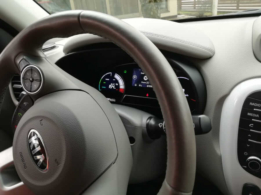 Elektromobiļu pieredze: Esmu atradusi savu ideālo auto 5 Kia Soul EV priekšējais panelis