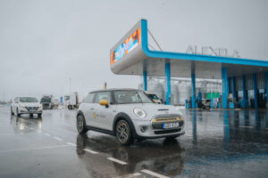 Mini Electric Eleport & Alexela 160 kW uzlādes stacijas atklāšanā