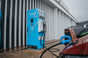 Eleport & Alexela 50 kW uzlādes stacija