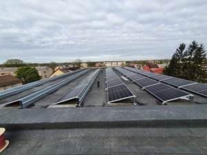 Gulbenes pašvaldības administrācijas ēkas saules paneļi