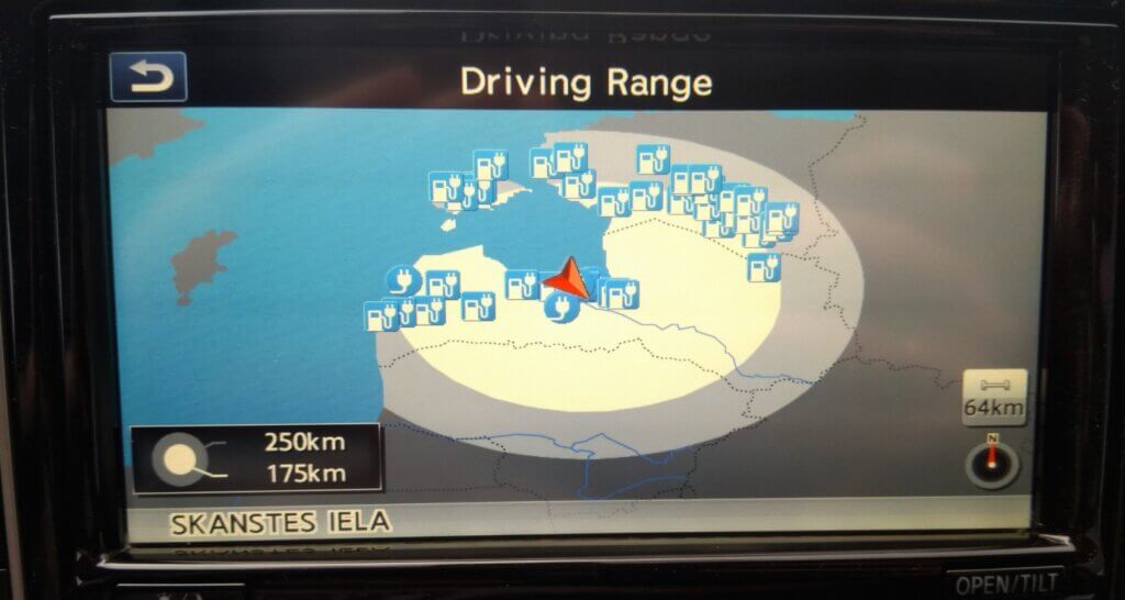 Nissan eNV200 autonomija ar pilnu bateriju attēlota uz kartes
