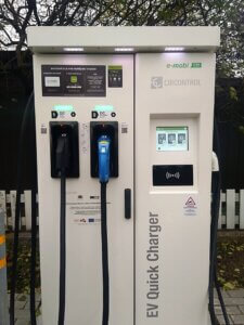 e-mobi 2. kārtas ātrās uzlādes stacija Circontrol Rapid 50