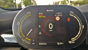 MINI Cooper SE instrumentu panelis