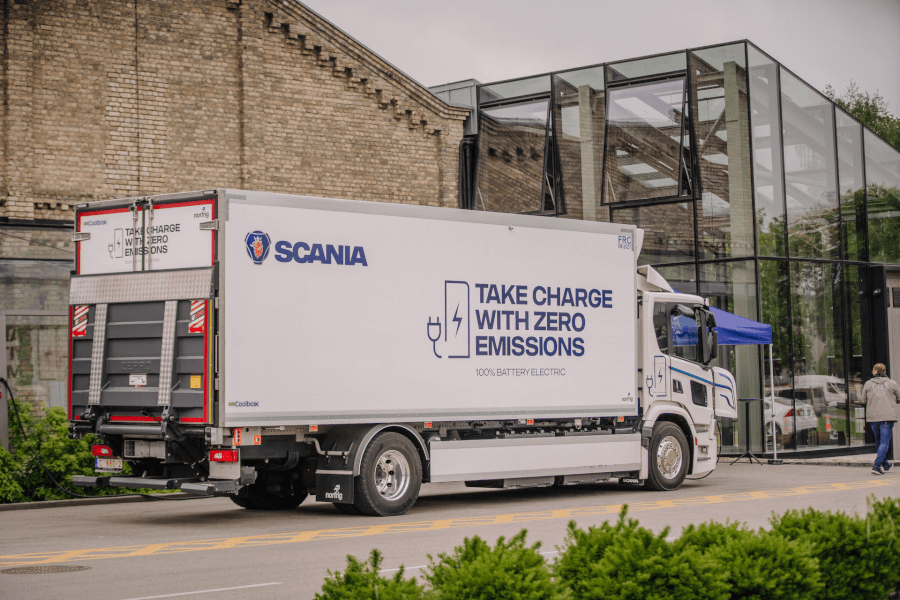 Paliec sveiks, dīzeli: kravas transports gatavs pārmaiņām
