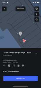 Tesla Supercharger uzlādes stacija pie t/c Akropole Rīga no Tesla aplikācijas