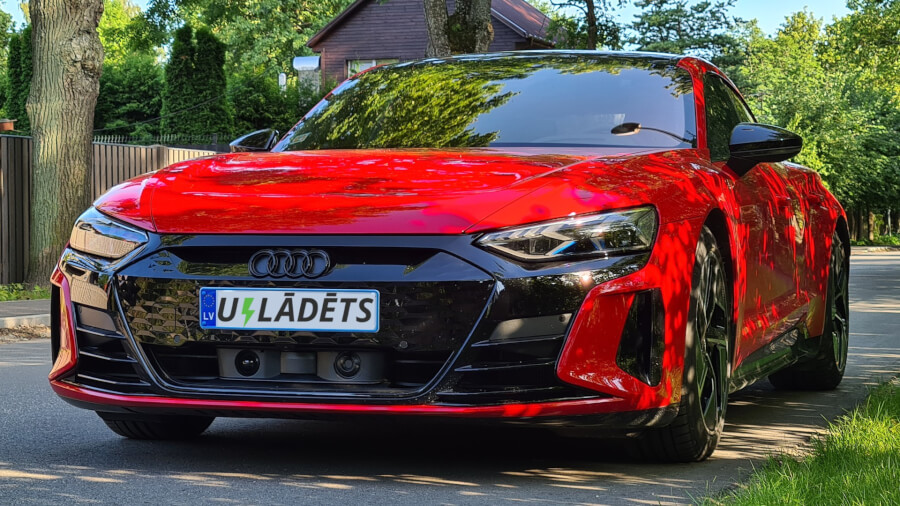 EV, kas liek atskatīties: Audi e-tron GT apskats