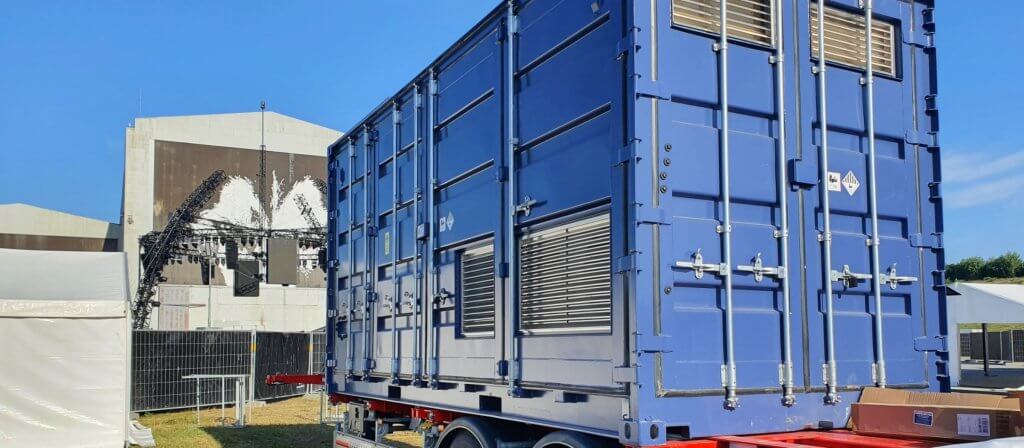 Koncertiem izmantotie Scania akumulatori jūras konteinerā (ražotāja foto)