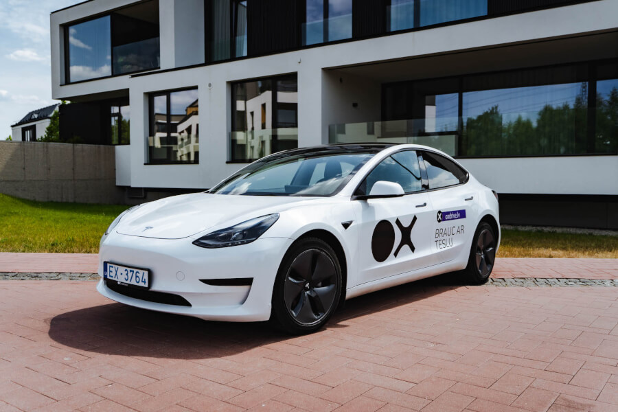 Latvian Success Story: OX Drive Expands Tesla Fleet with EUR 2.8 Million Financing