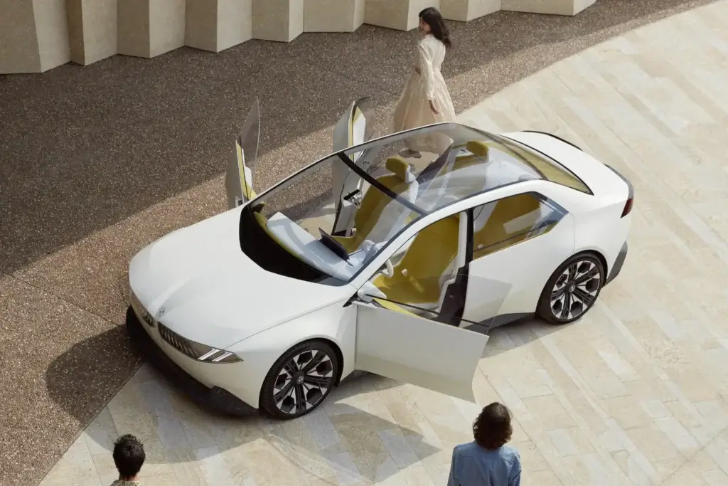 BMW Vision Neue Klasse prototips (Ražotāja attēls)