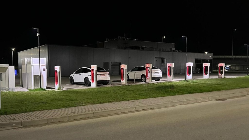 Tesla Supercharger Kauņā