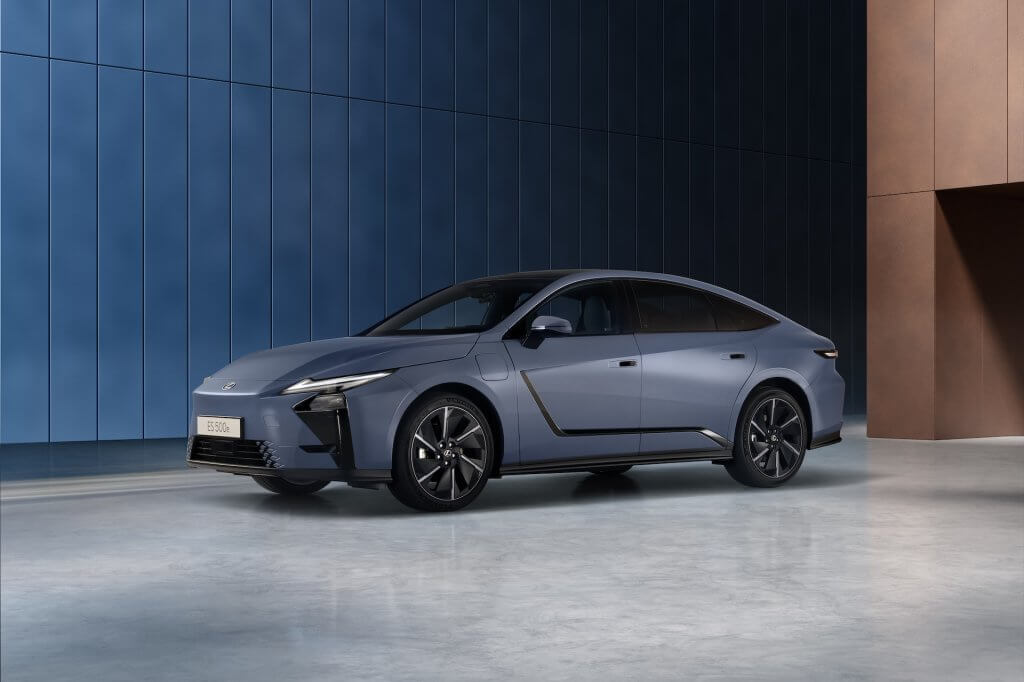 Lexus ES 500e