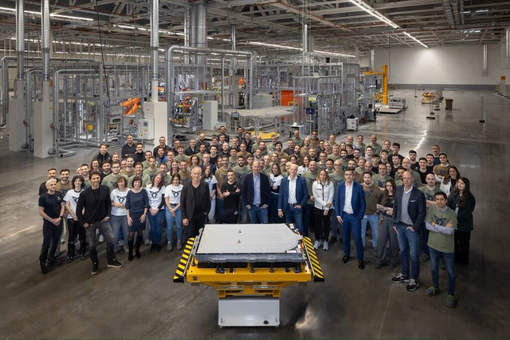 Cupra darbinieki jaunajā martorelas rūpnīcā