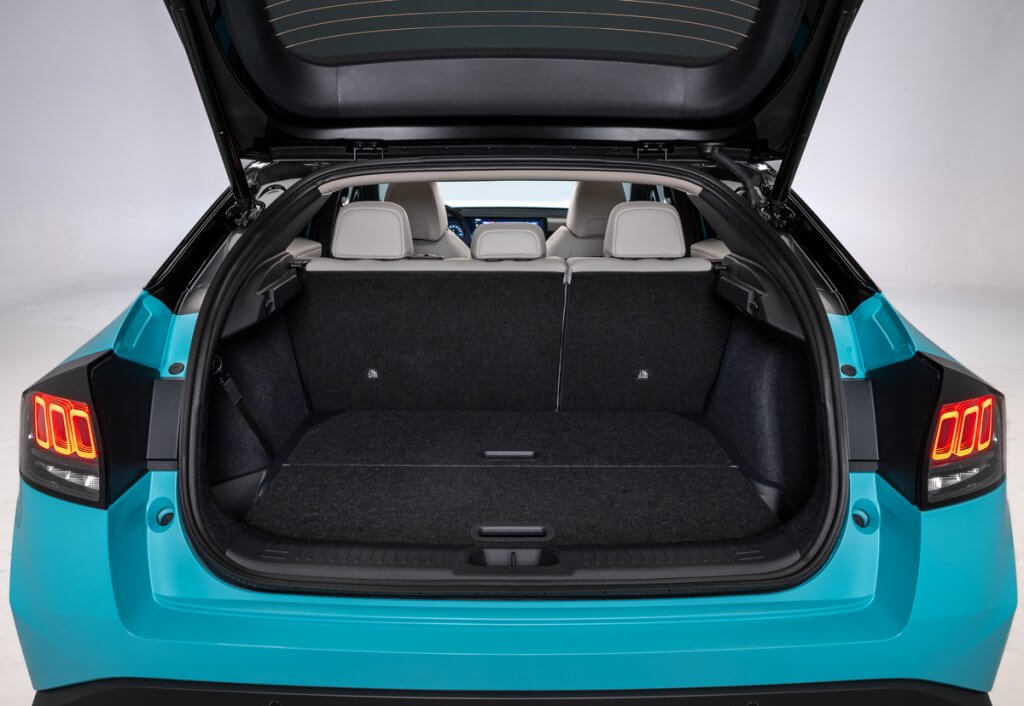 Nissan LEAF boot