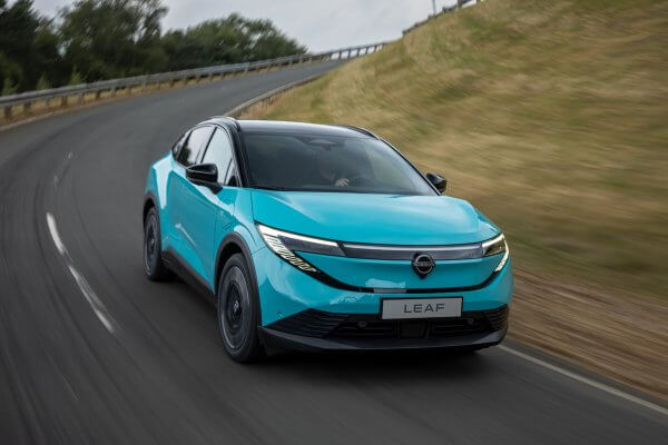 All new Nissan LEAF european specs details