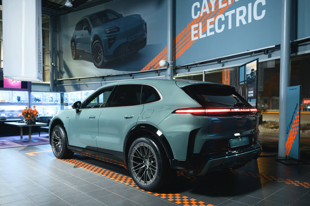In Riga for the first time is displayed Porsche Cayenne Turbo Electric