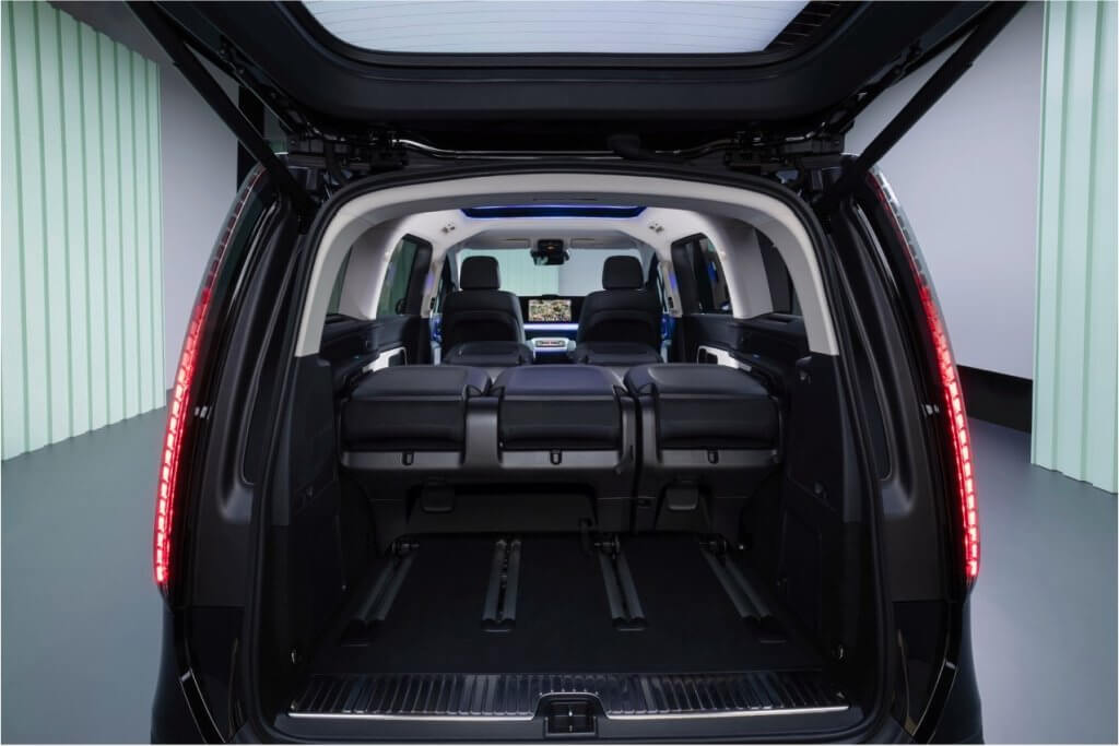 Mercedes Benz VLE boot with folded seats