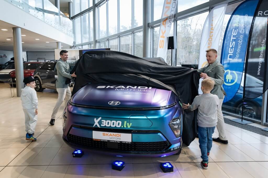 Latvian motosportsmen Krišjānis Caune and Edgars Svencis reveal their race car