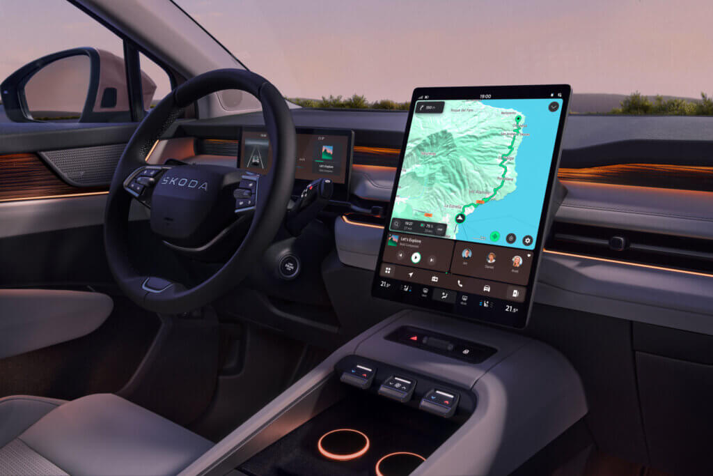 Škoda Peaq view at the steering wheel and multimedia
